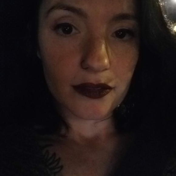 Meet your Posher, Lana - Picture 4 of 4